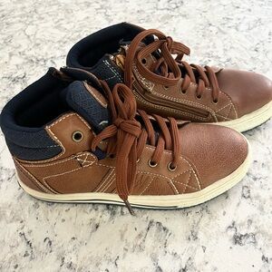 Boys size 2 shoes